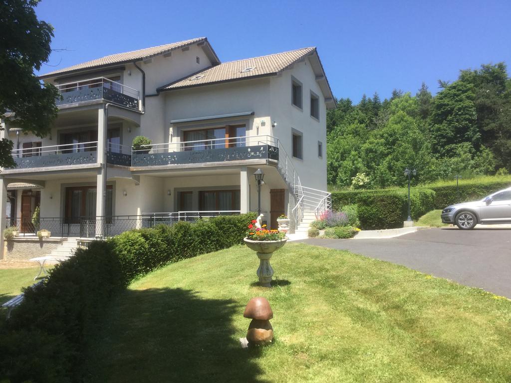 Logis Hotel Le Relais Du Bois Vialotte Le Chambon-sur-Lignon Exteriör bild